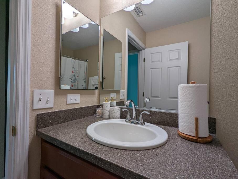 3Bed & 2Bath Property Couple Minutes From Siesta Key Beach & Downtown Sarasota megye Kültér fotó