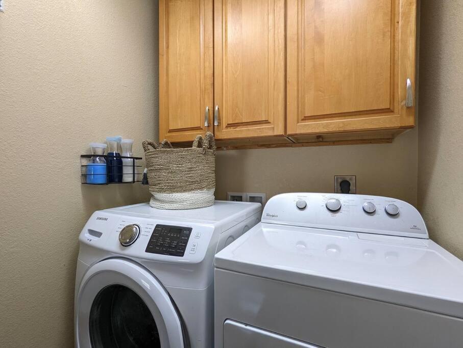 3Bed & 2Bath Property Couple Minutes From Siesta Key Beach & Downtown Sarasota megye Kültér fotó